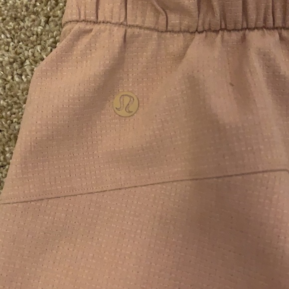 Beige Lululemon shorts - Picture 3 of 4